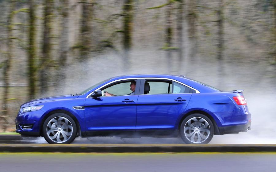  Ford Taurus SHO 2013 года  (фото 45 из 56)